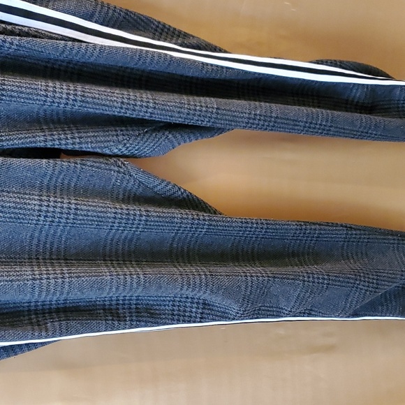 French laundry pants Size XL Gray & black plaid pattern w/white & black stripes - Picture 4 of 5